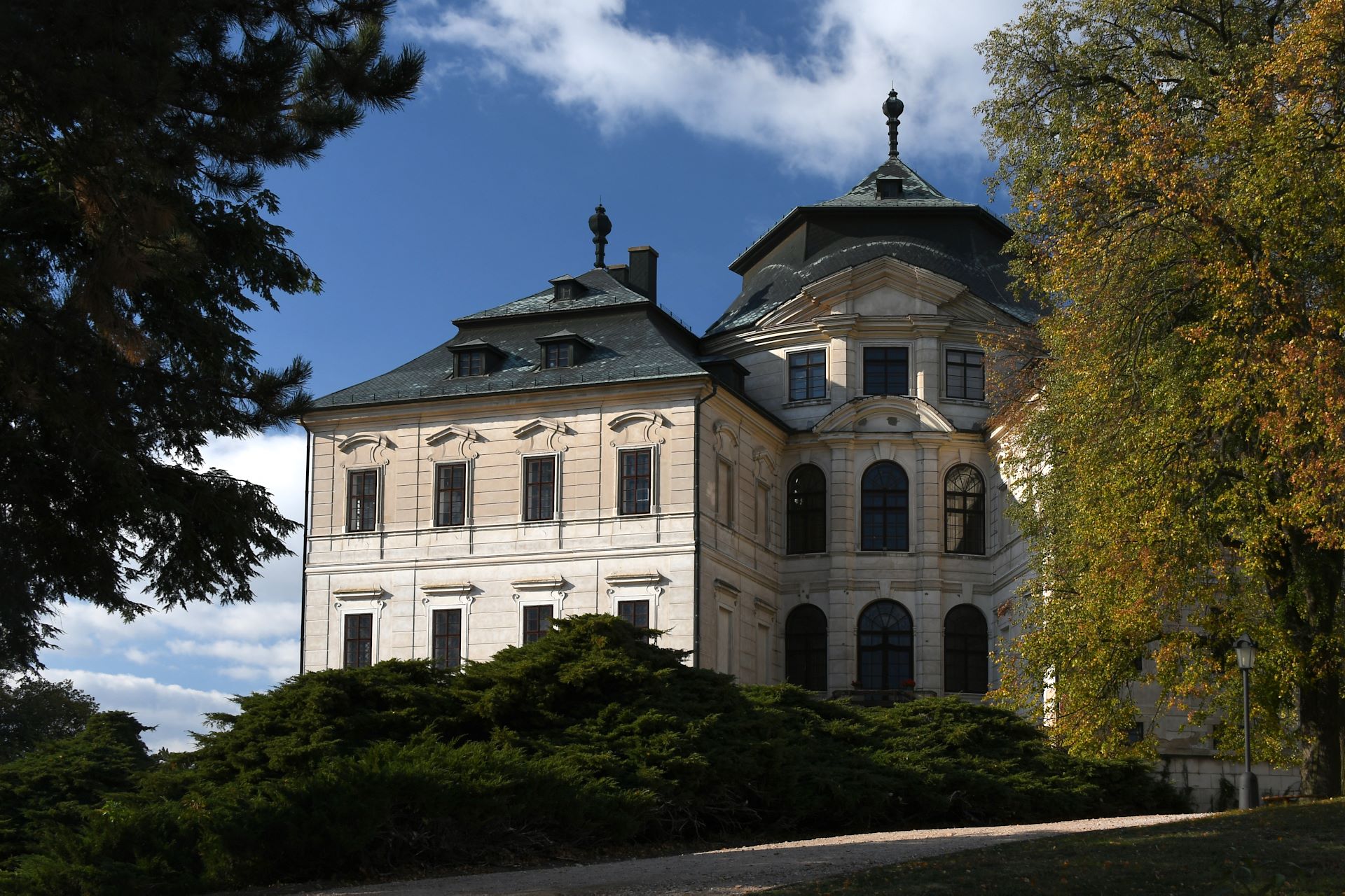 Schloss Karlova Koruna (Karlskron) (1723)
