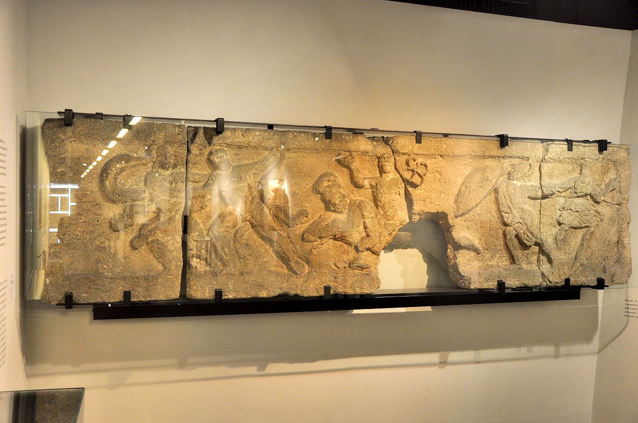 Relief Herkules im Kampf mit Kyknos