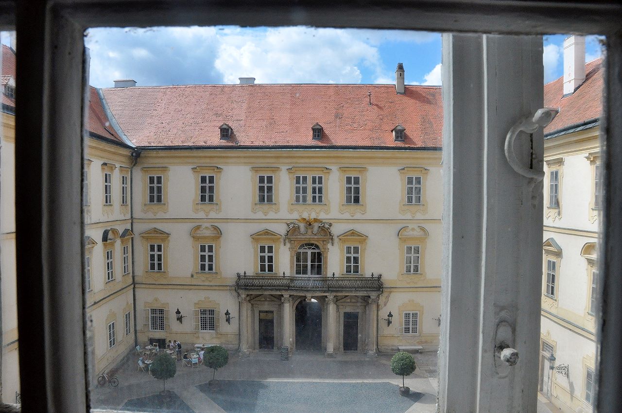 Blick in den Innenhof von Schloss Feldberg