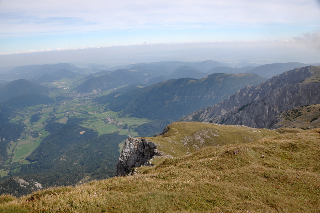 Ausblick von Kaiserstein ins Tal nach Puchberg