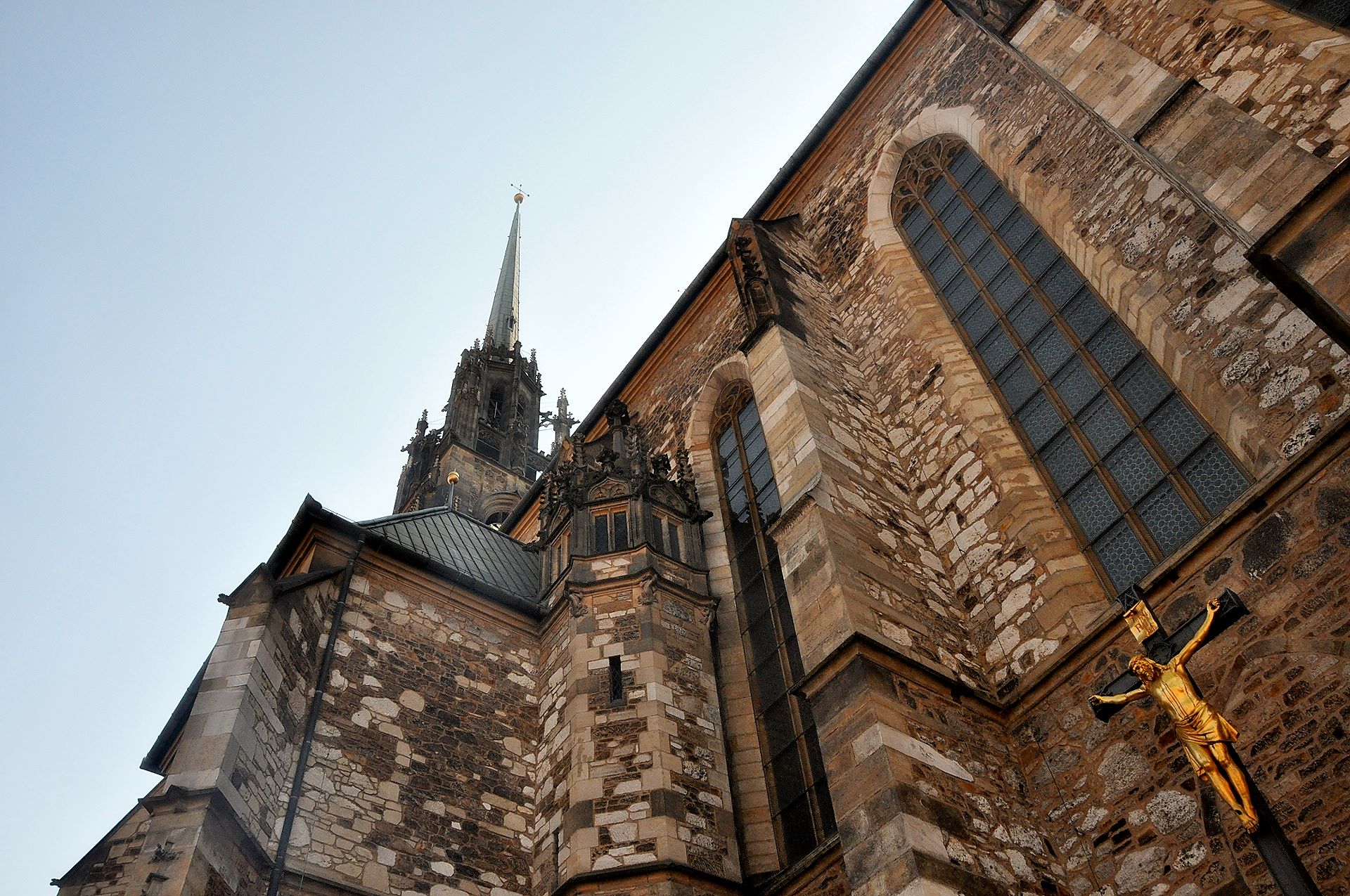Gotische Fassade des Brünner Doms