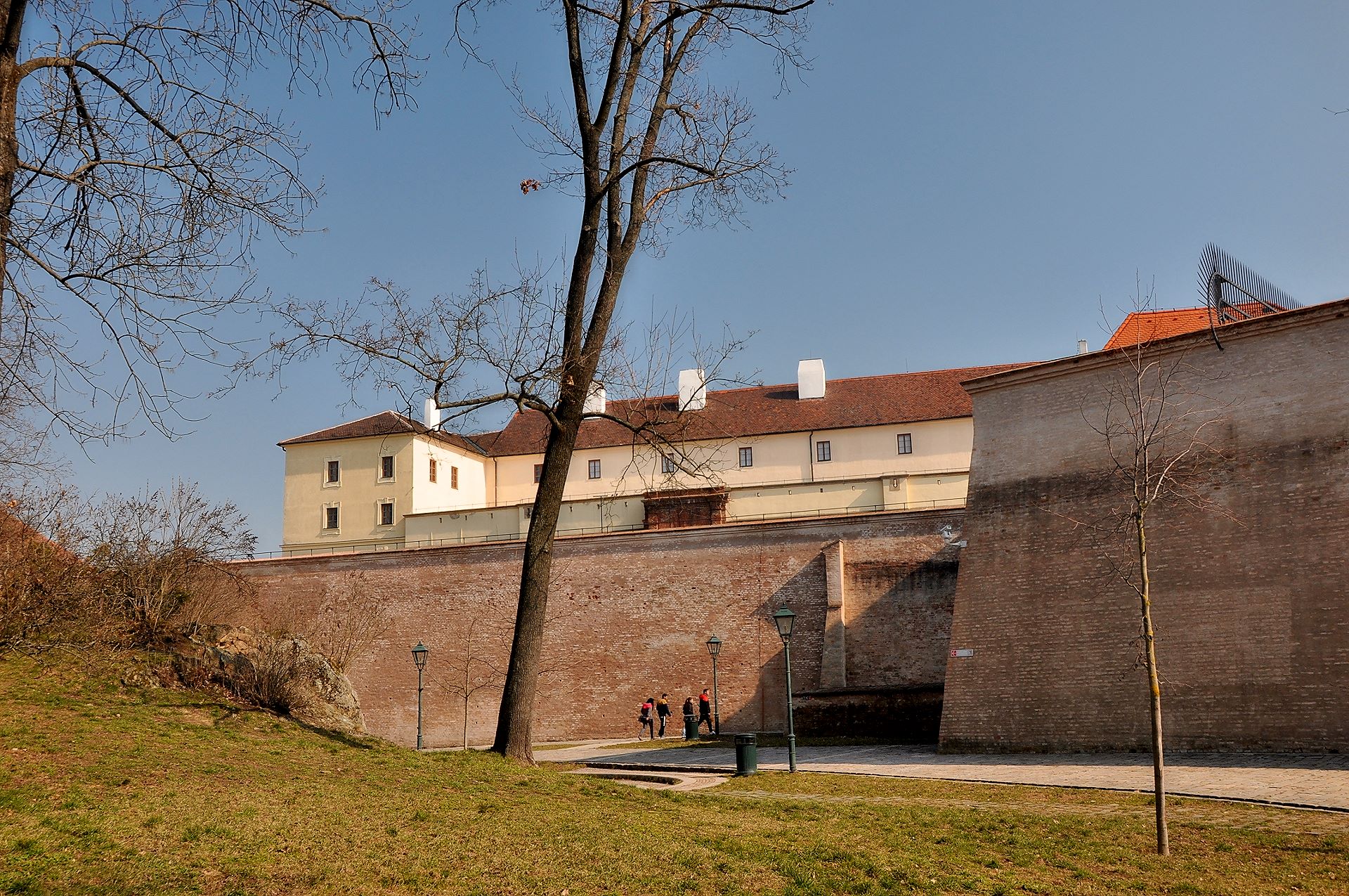 Mauern, Tore und Gräben der Festung Špilberk