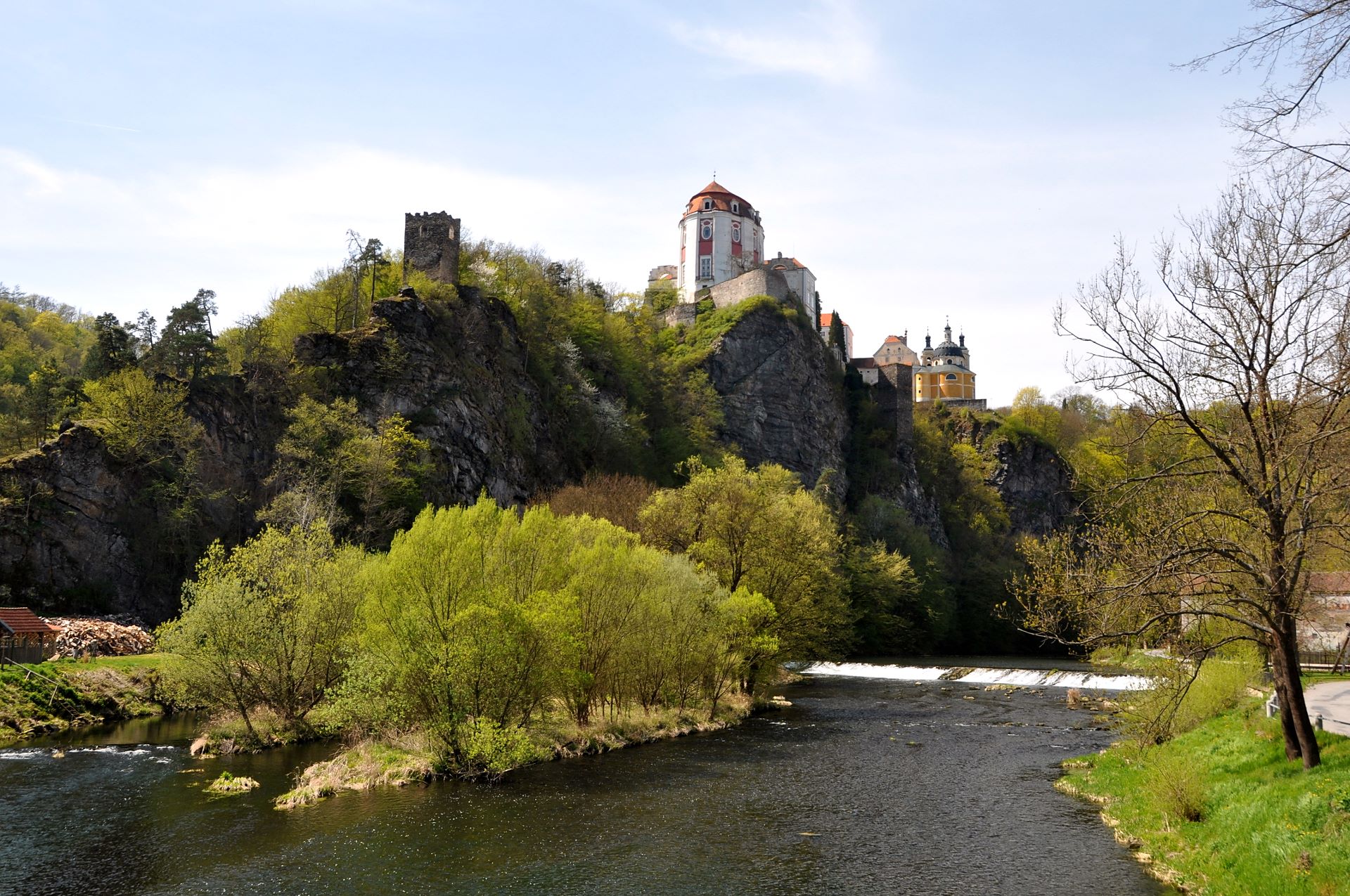 Vranov, hoch über der Thaya thront das Schloss