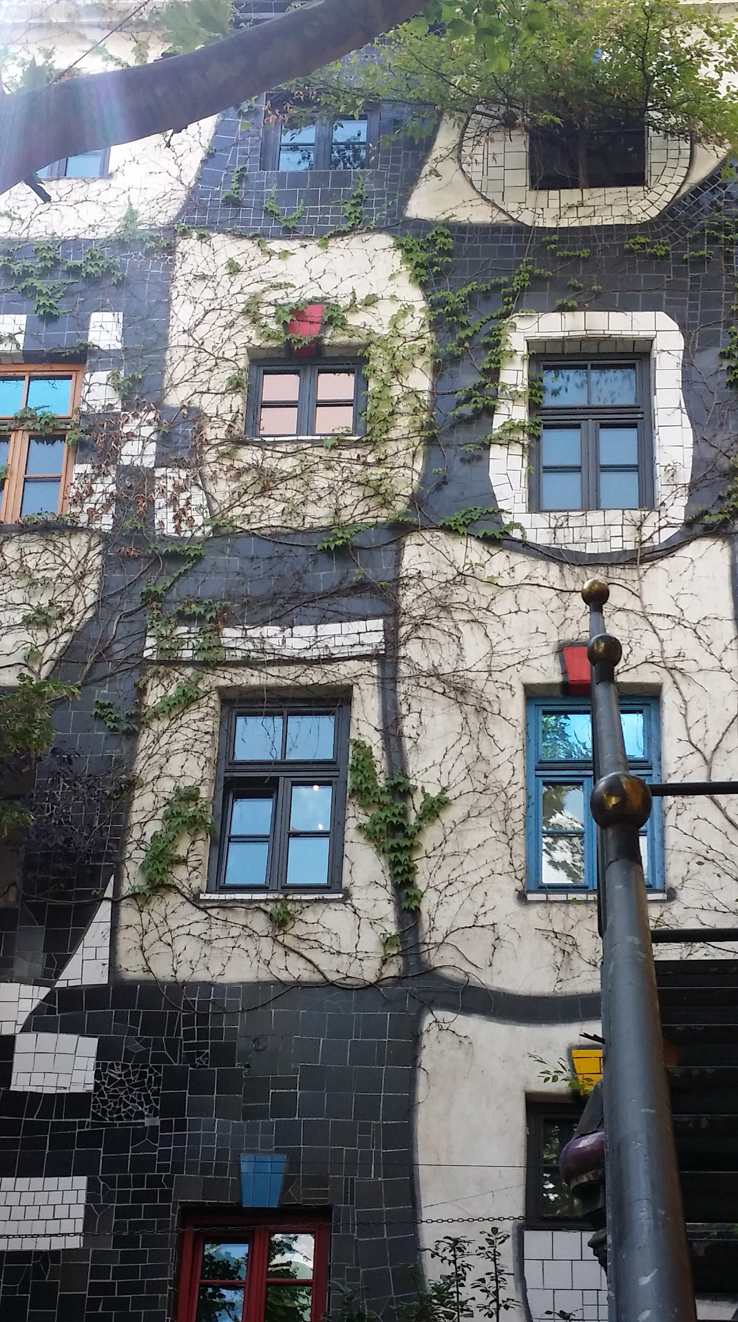 Das von Friedensreich Hunderwasser gestaltete Kunsthaus Wien