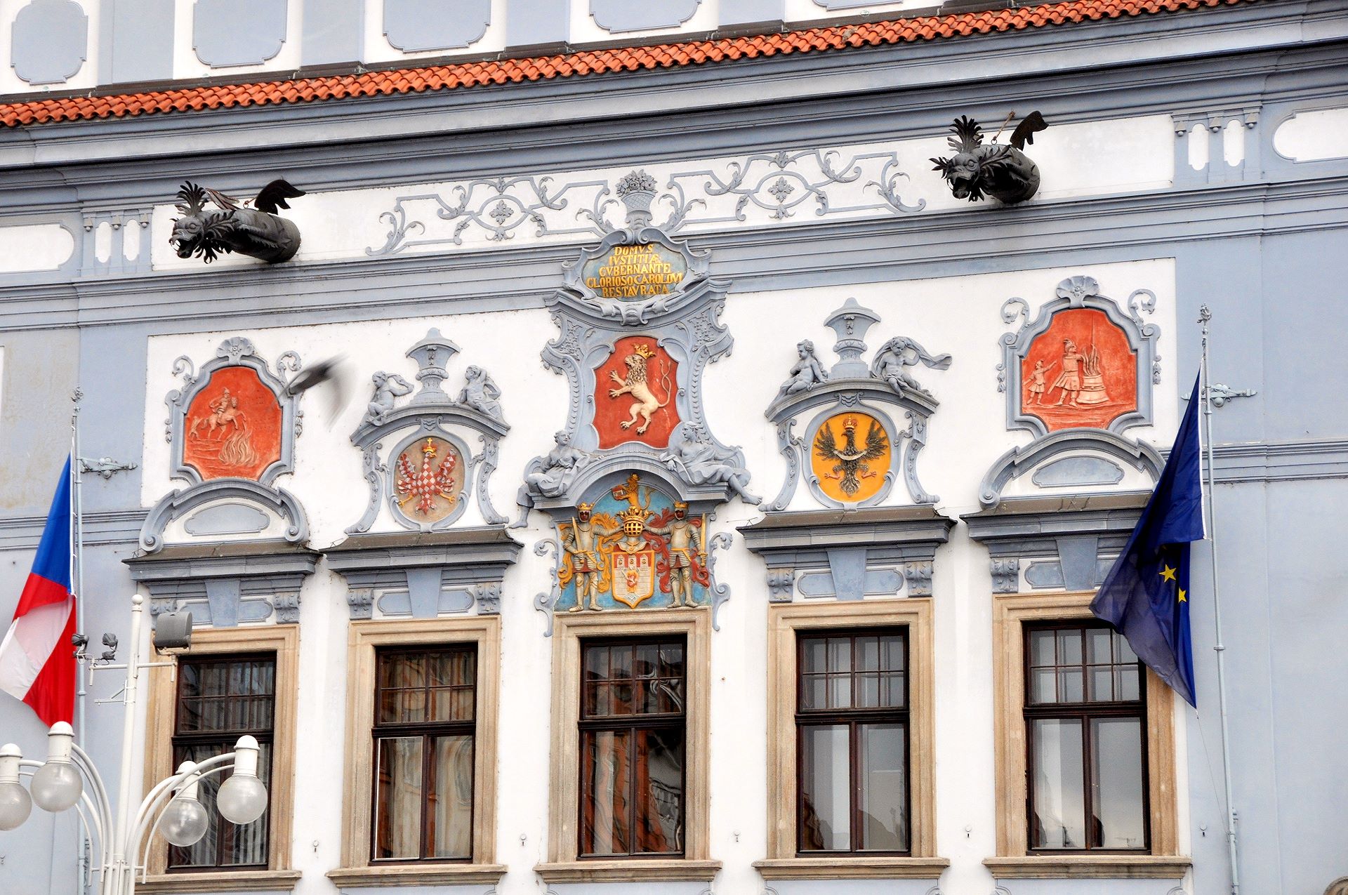 Fassade des barocken Rathauses von Budweis