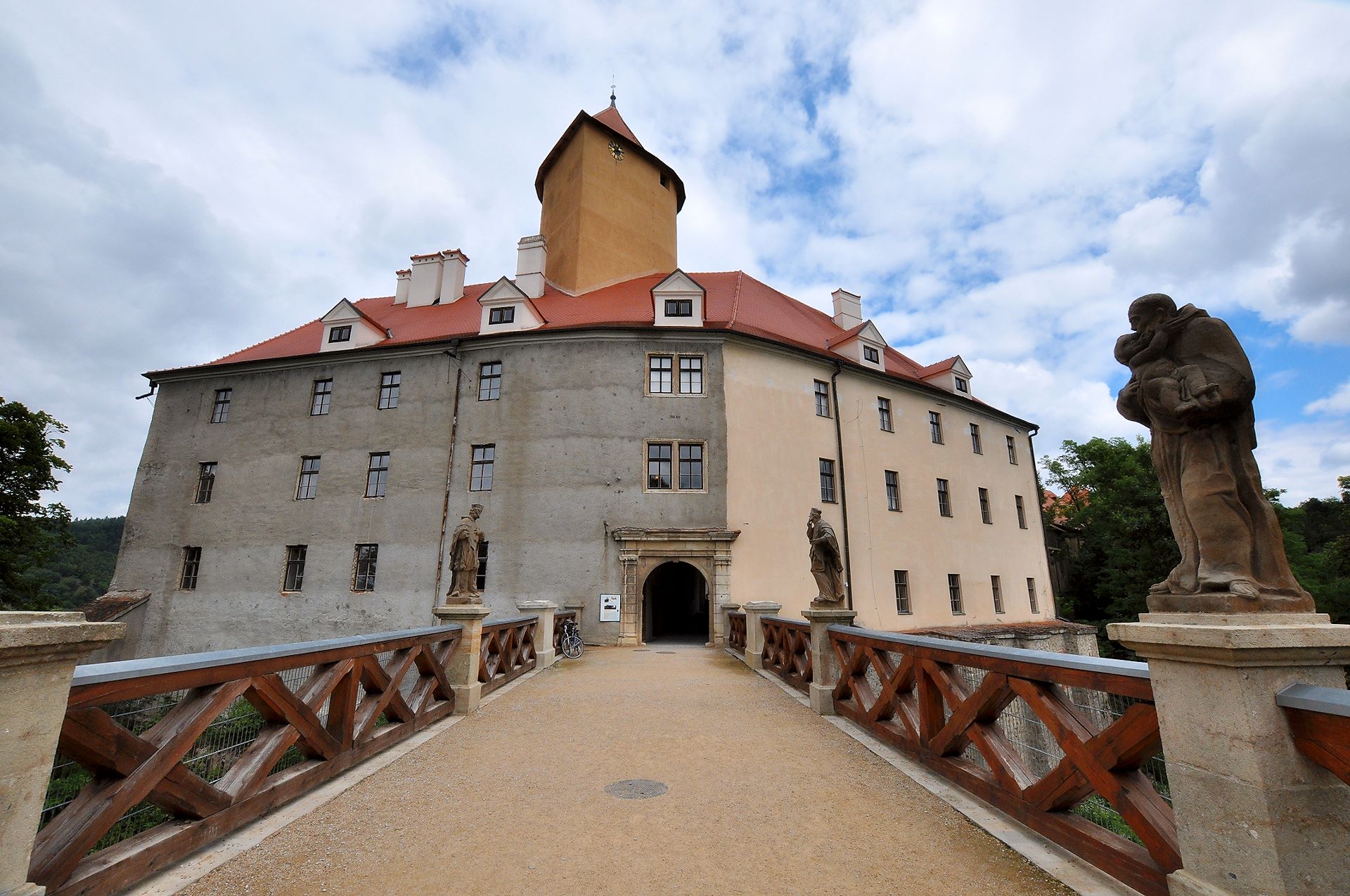 Angekommen bei der Burg Veveří
