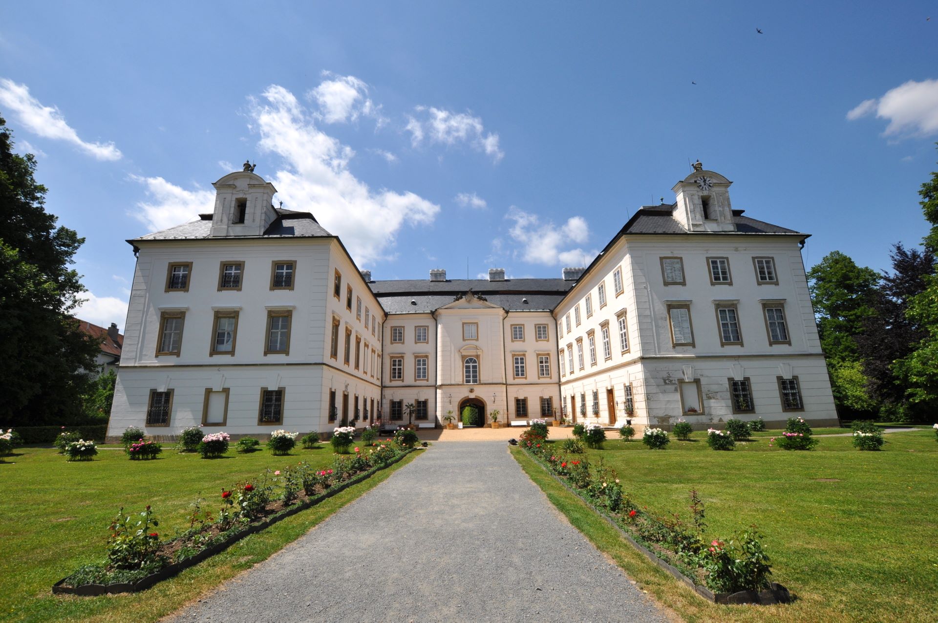 Schloss Vizovice, Hofseite