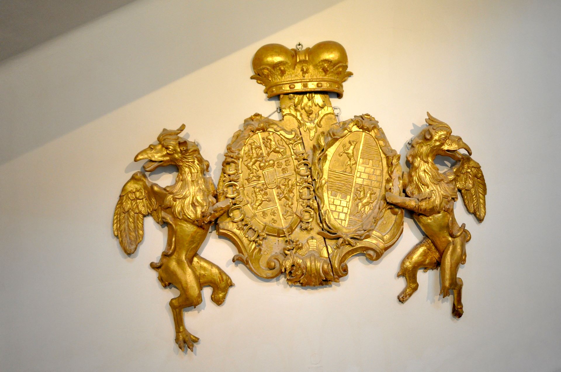 Wappen der Esterházy im Schloss