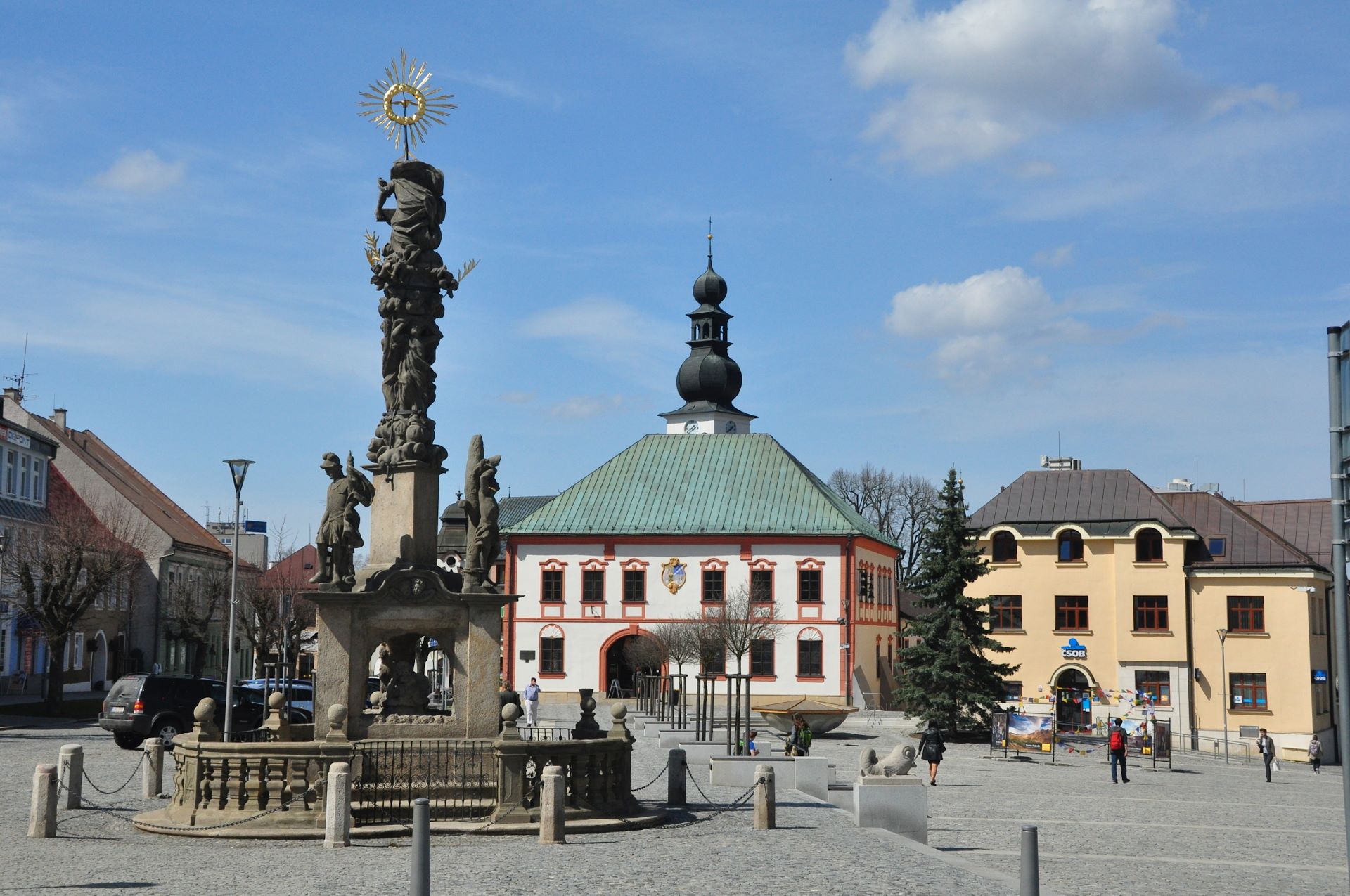 Rathaus und Pestsäule Žďár nad Sázavou