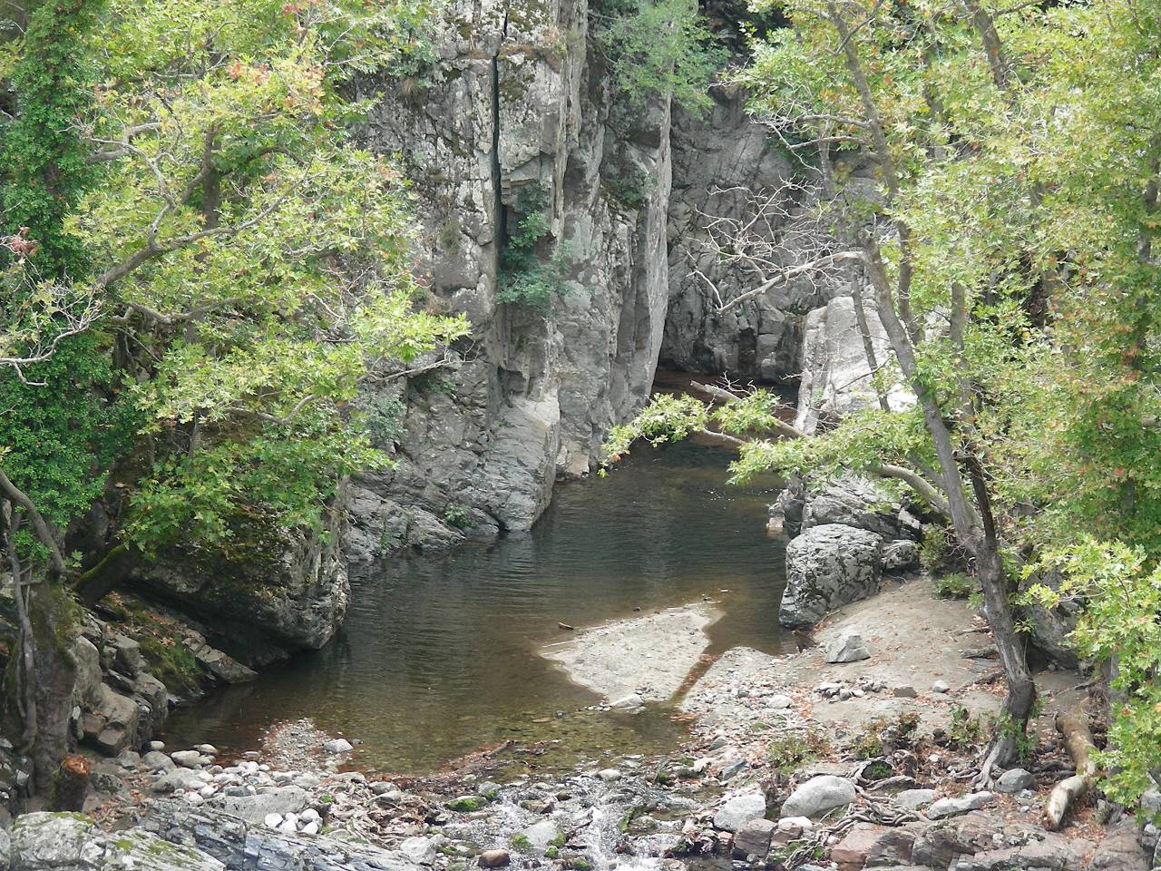 Wasserlauf Fonias an der Nordseite Samothrakis