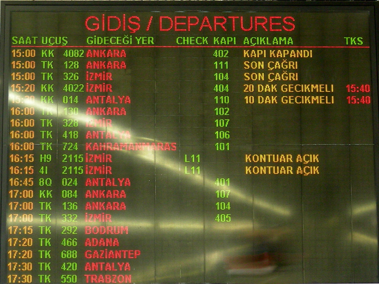 Warten am Atatürk-Airport in Istanbul