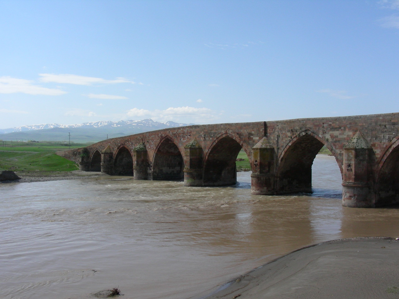 Alte Brücke ösltich von Erzurum