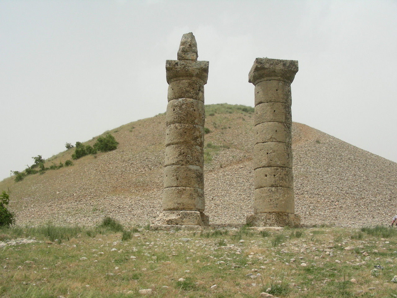 Berg Nemrut, Karakuş-Hügel
