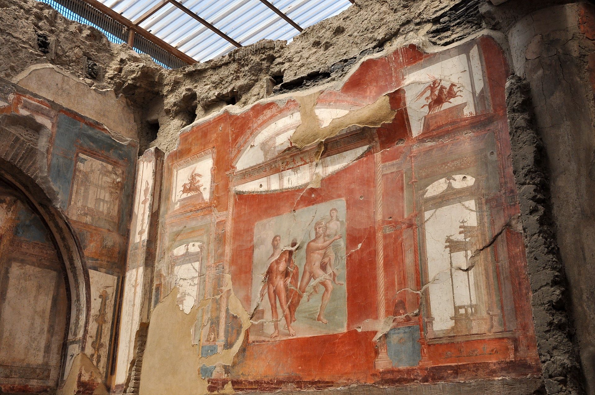 Prächtige Wanddekorationen finden sich vielfach in Herculaneum