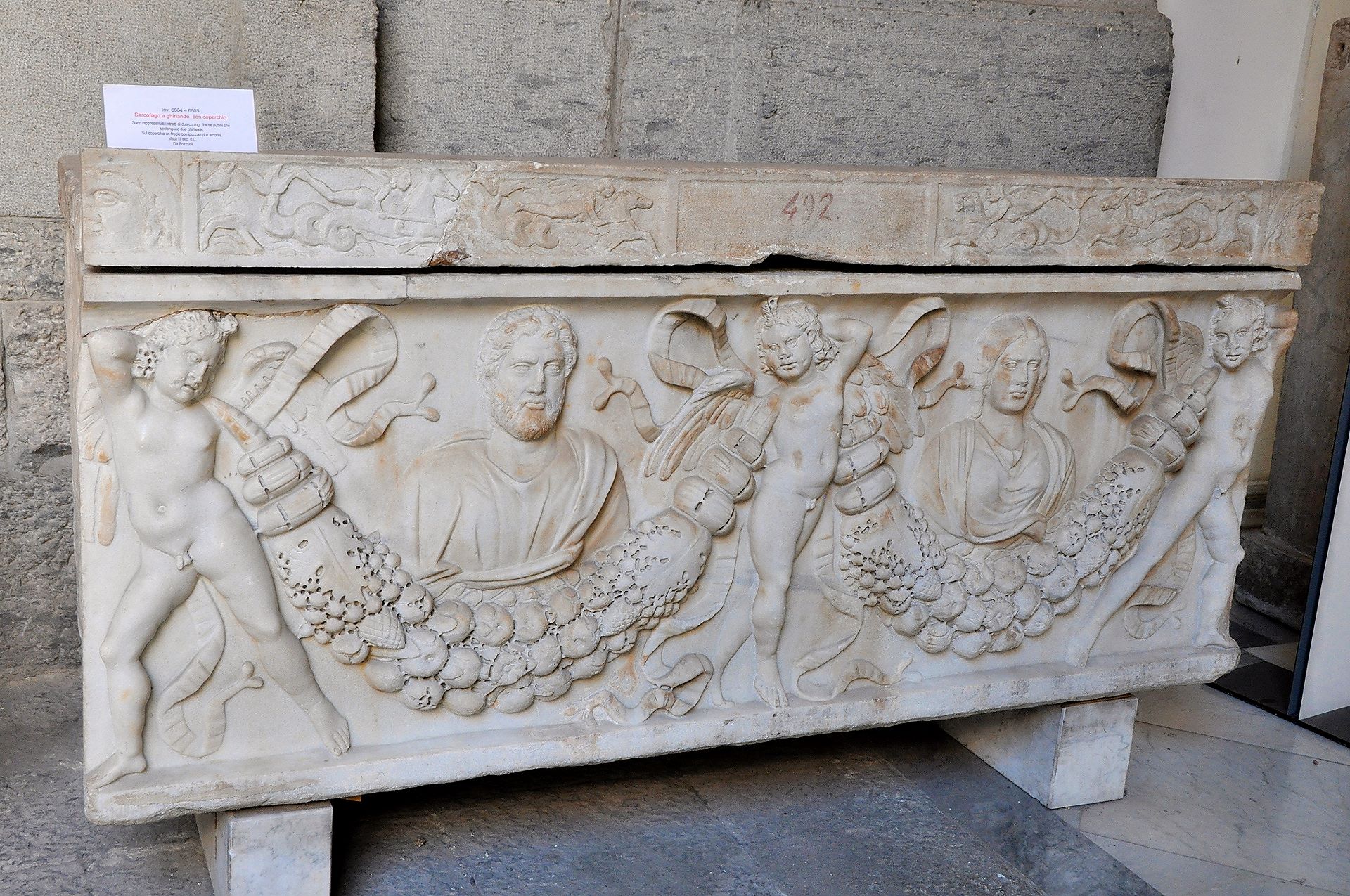 Reichdekorierter römischer Sarkophag