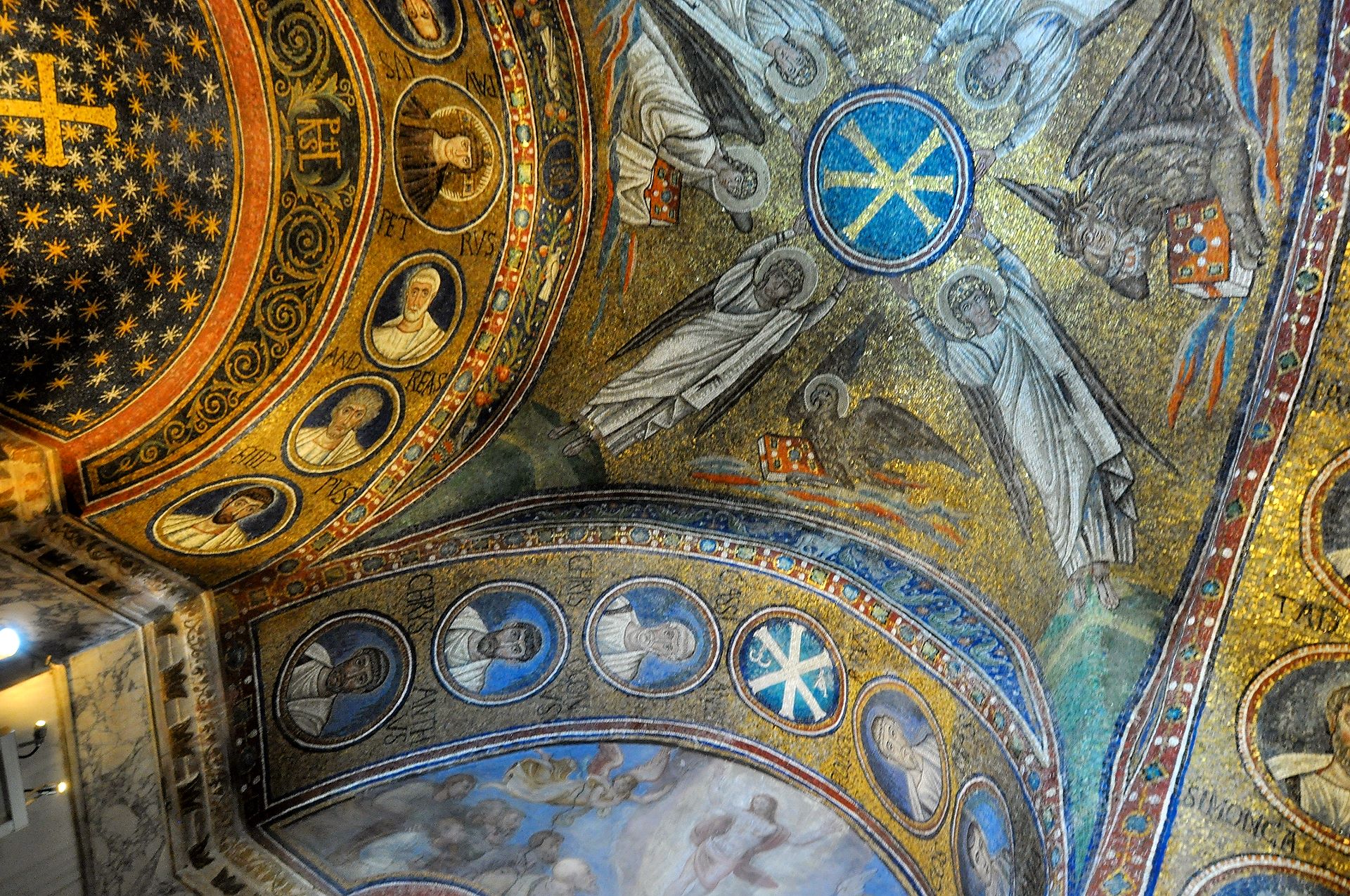Mosaike in der Erzbischöfliche Kapelle