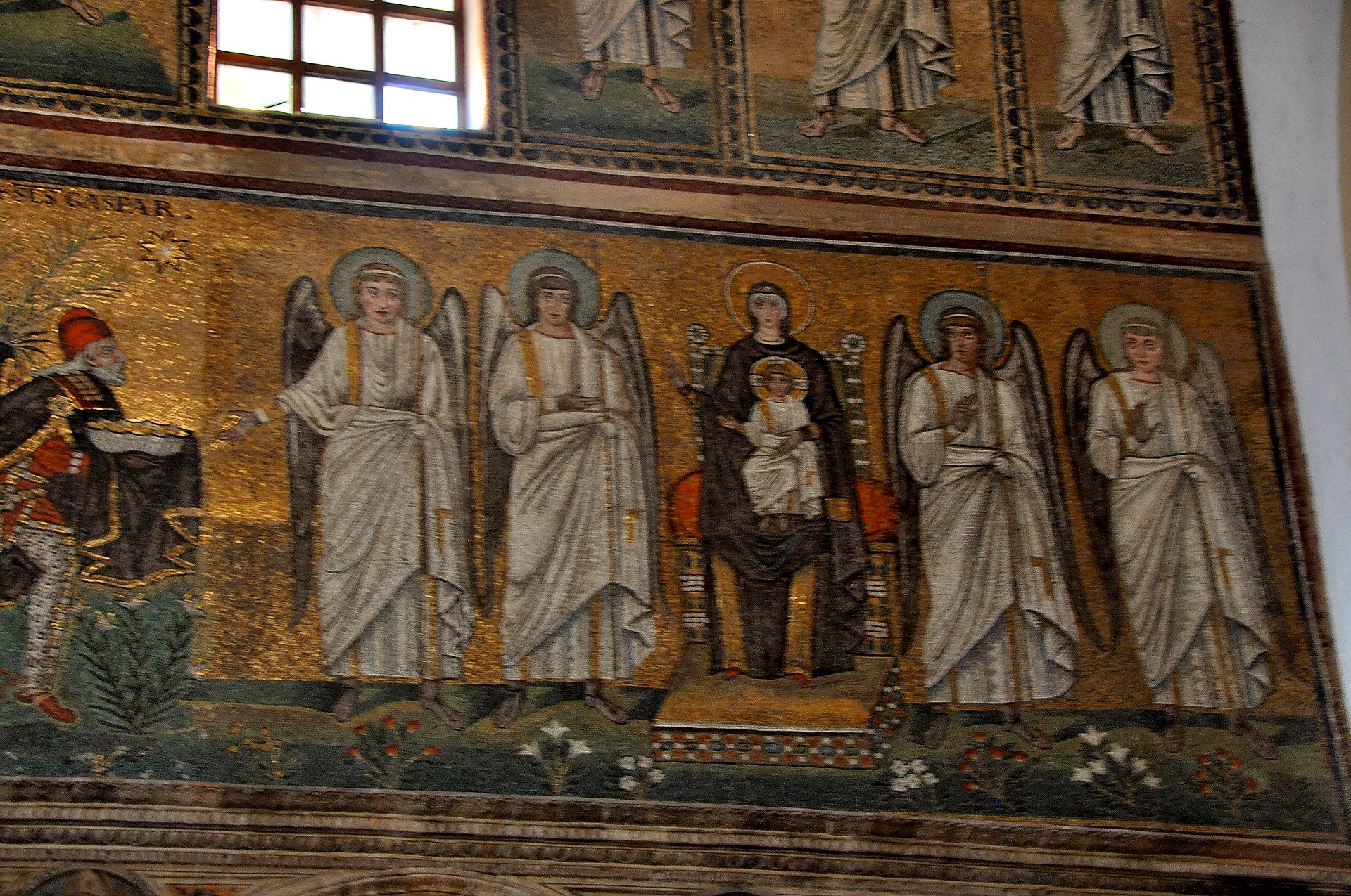Basilica di Sant’Apollinare Nuovo - Ziel der Märtyrerinnen ist die thronende Muttergottes