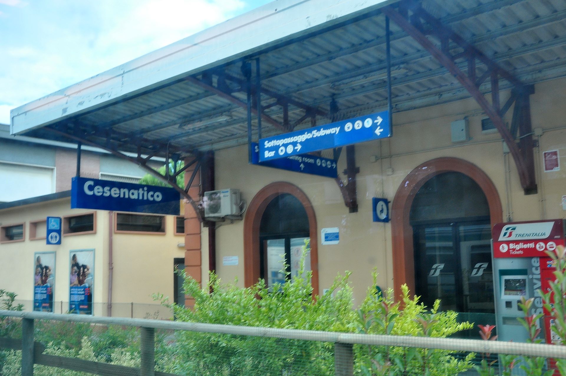 Mit der Bahn durch Cesenatico, trotz Beschriftung Subway gibt es dort keine U-Bahn!