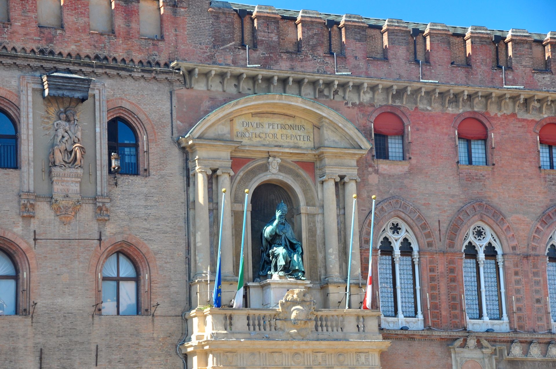 Bologna, Papst Gregor XIII. an der Fassade Palazzo d’Accursio