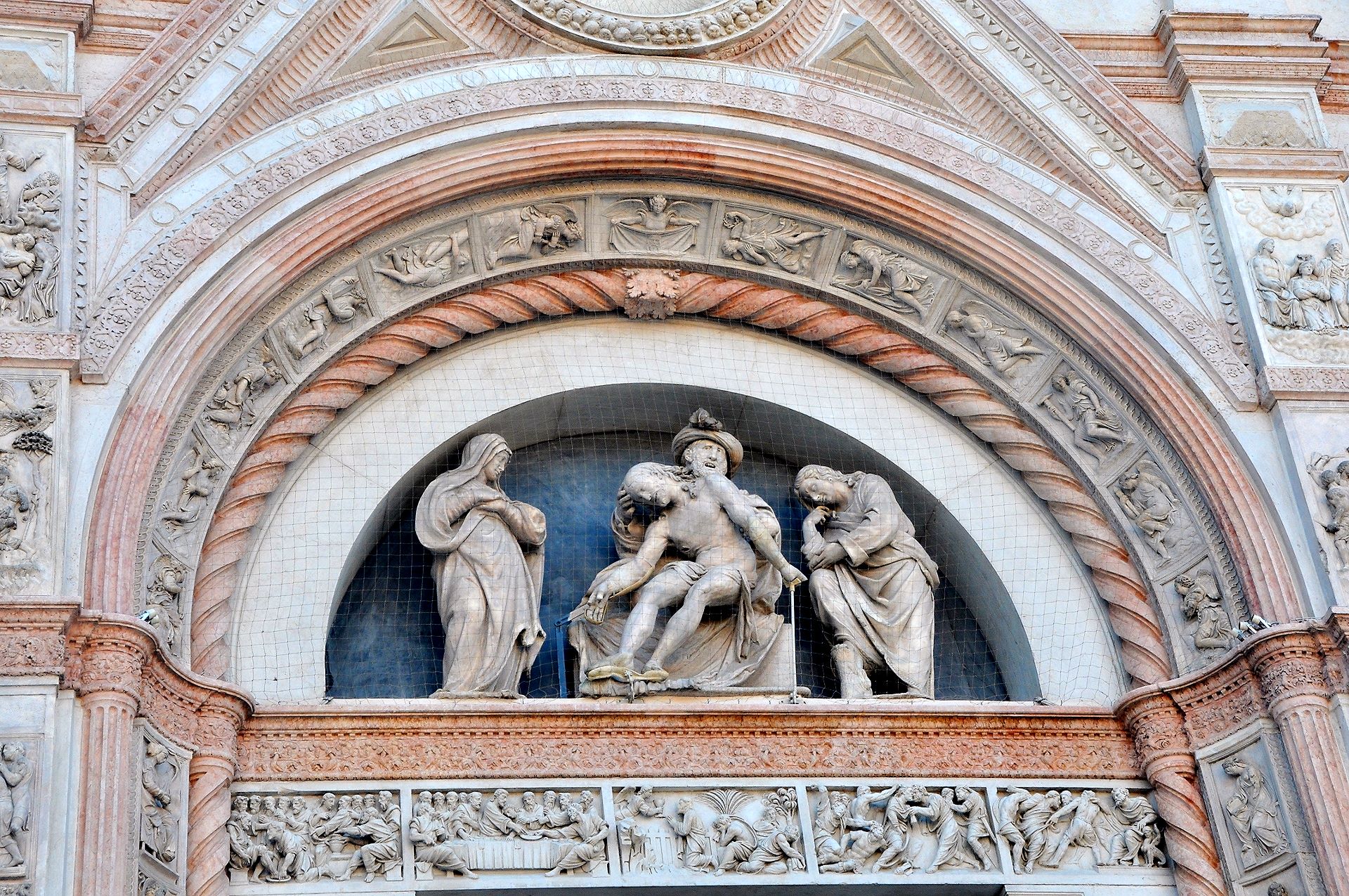 Bologna, Detail der unvollendeten Fassade der Basilika San Petronio