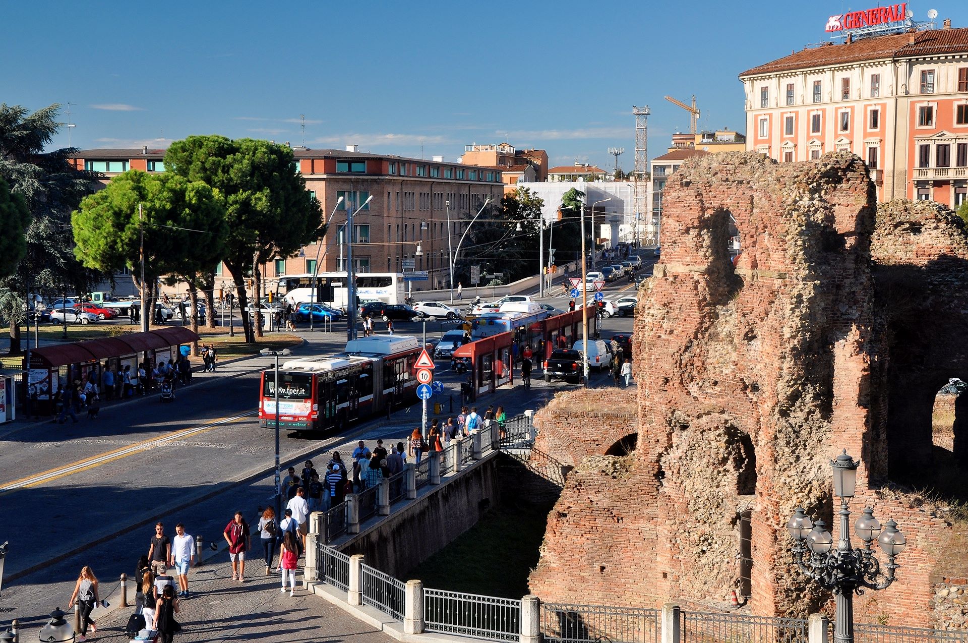 Bologna, Porta Galliera und Teile der Stadtmauer