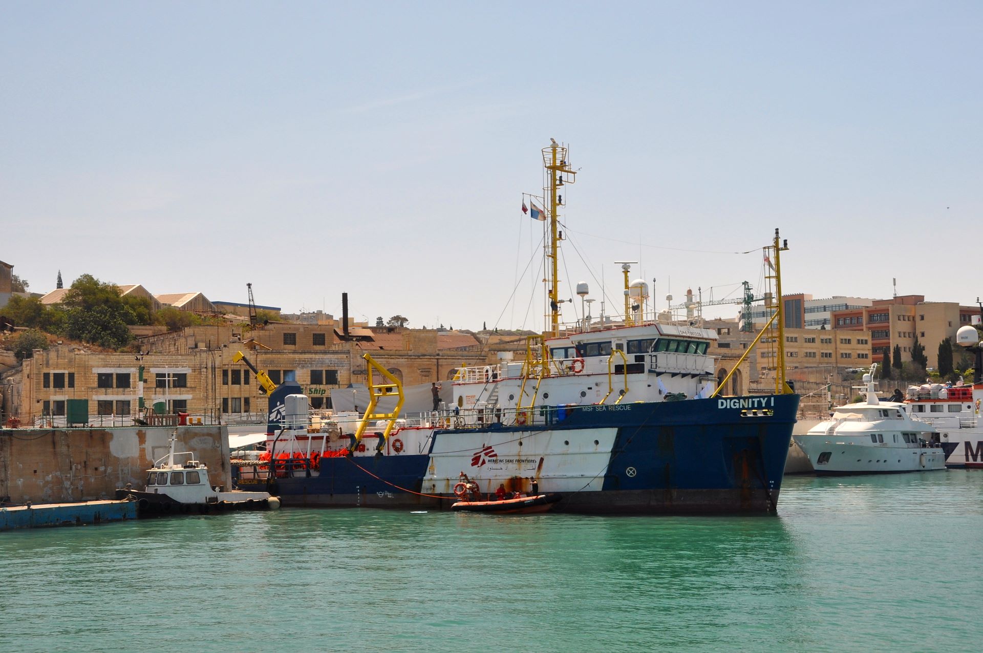 Die Migrationswelle übers Mittelmeer macht auch vor Malta nicht Halt, Ärzte ohne Grenzen und andere Organisationen fischen immer wieder Einreisewillige aus den maroden Booten