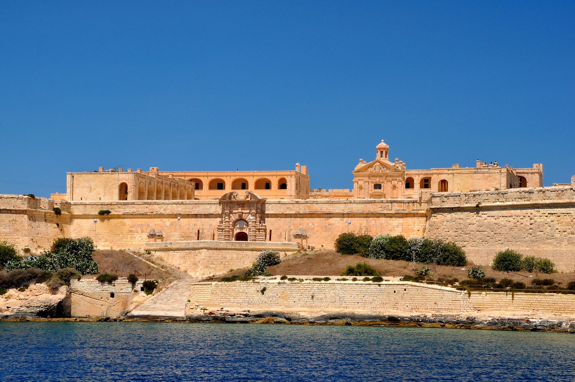 Das Fort Manoel beherrscht die Bucht des Marsanxett Harbour