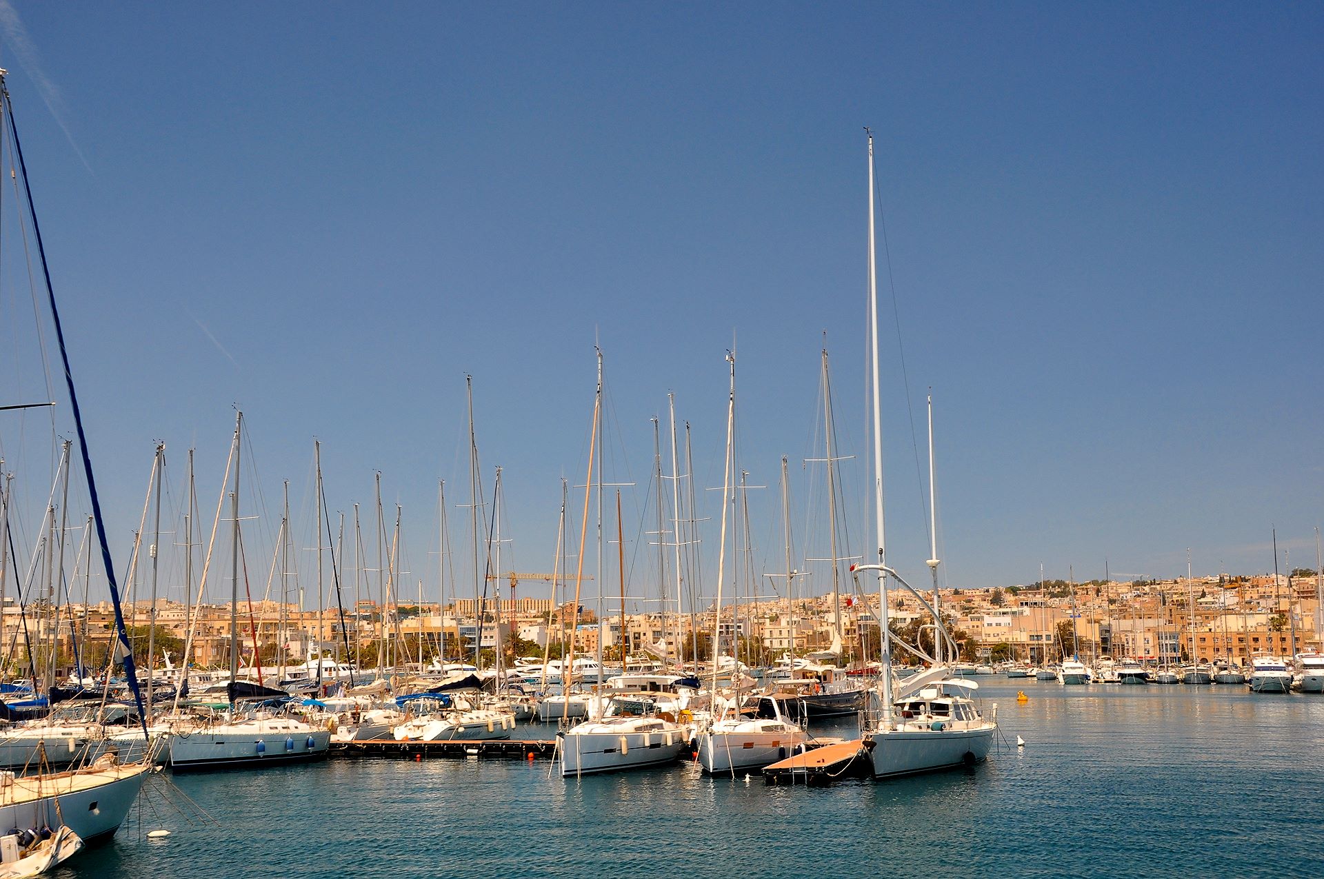 Yachthäfen entlang des Marsanxett Harbours