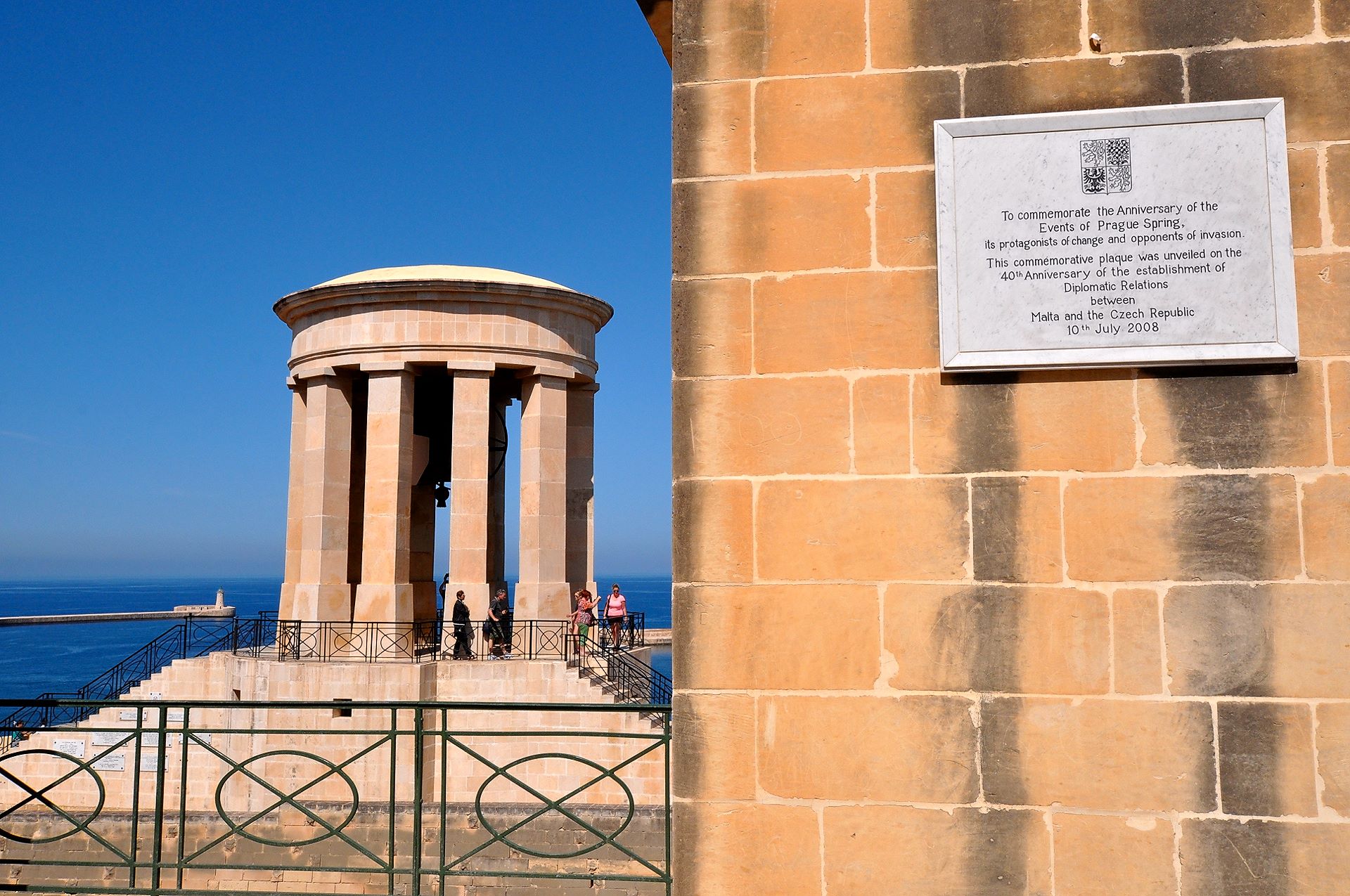Mit dem Siege Bell Memorial wird der Opfer in den schwierigen Zeiten des Zweiten Weltkriegs gedacht