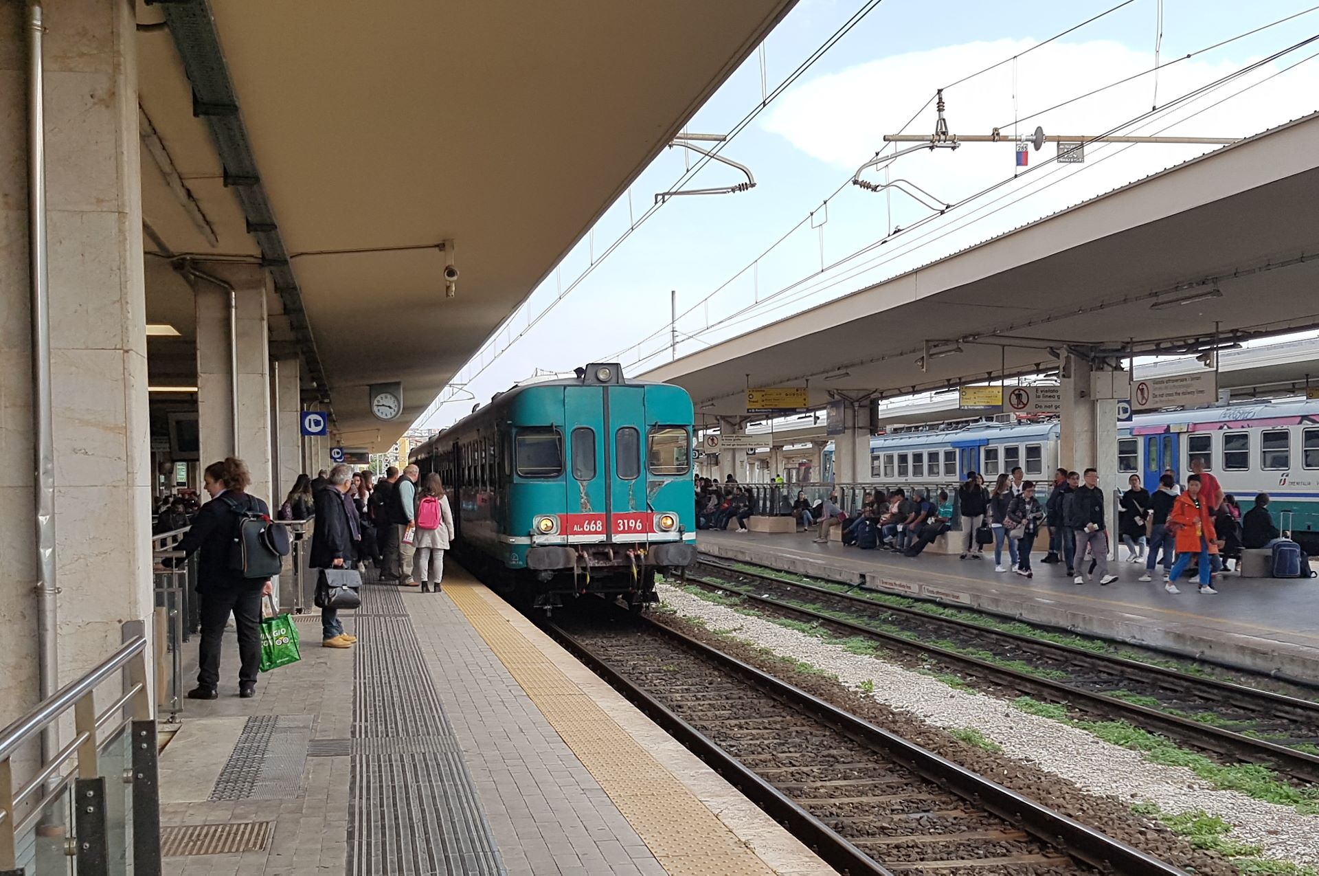 Mit dem Zug nach Lucca