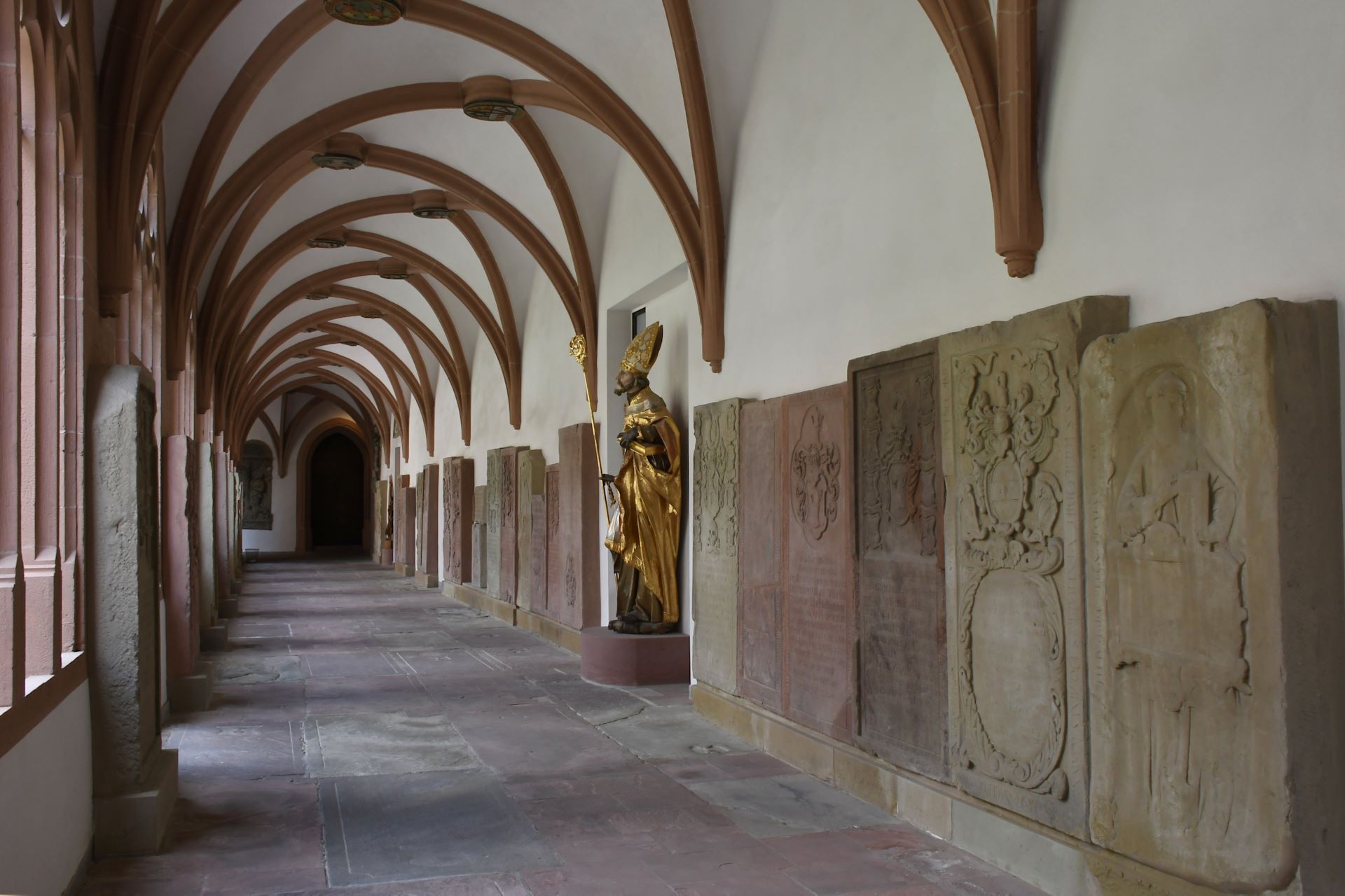 Kreuzgang beim Würzburger Dom