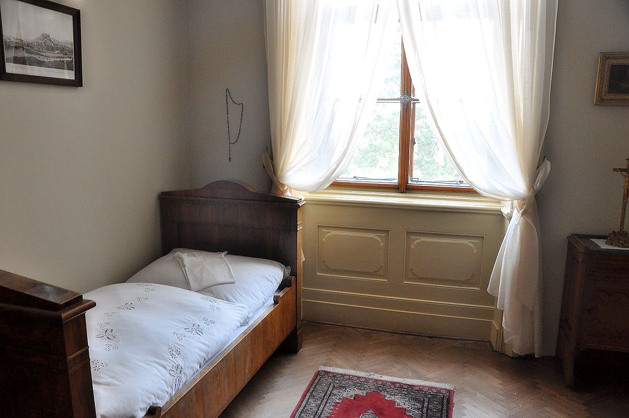 Schlafzimmer von Prinz Franz (mit originalem Leinen)