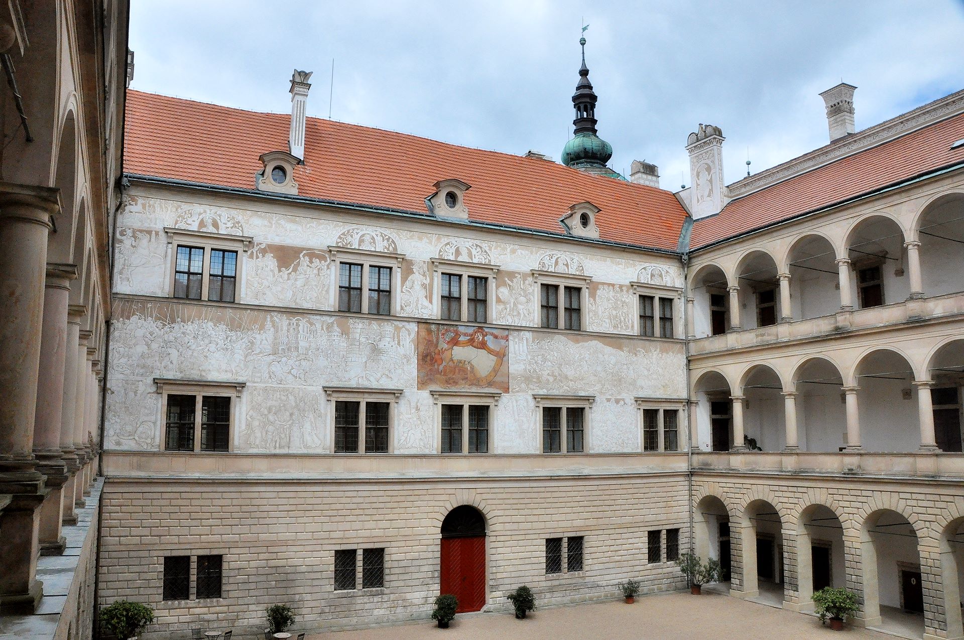 Renaissance pur im Innenhof von Schloss Litomyšl
