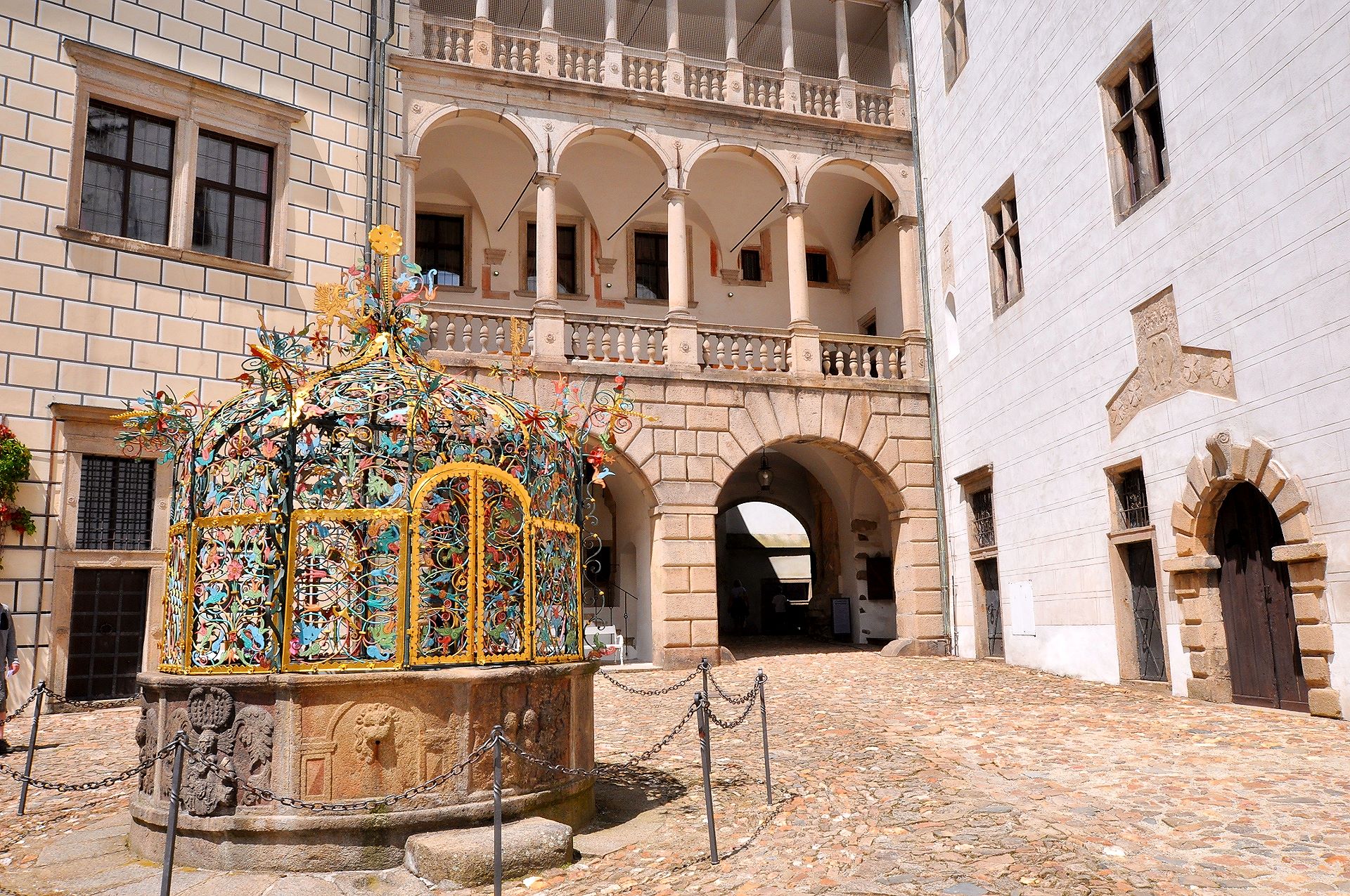 Kunstvoller Brunnen aus der Renaissancezeit