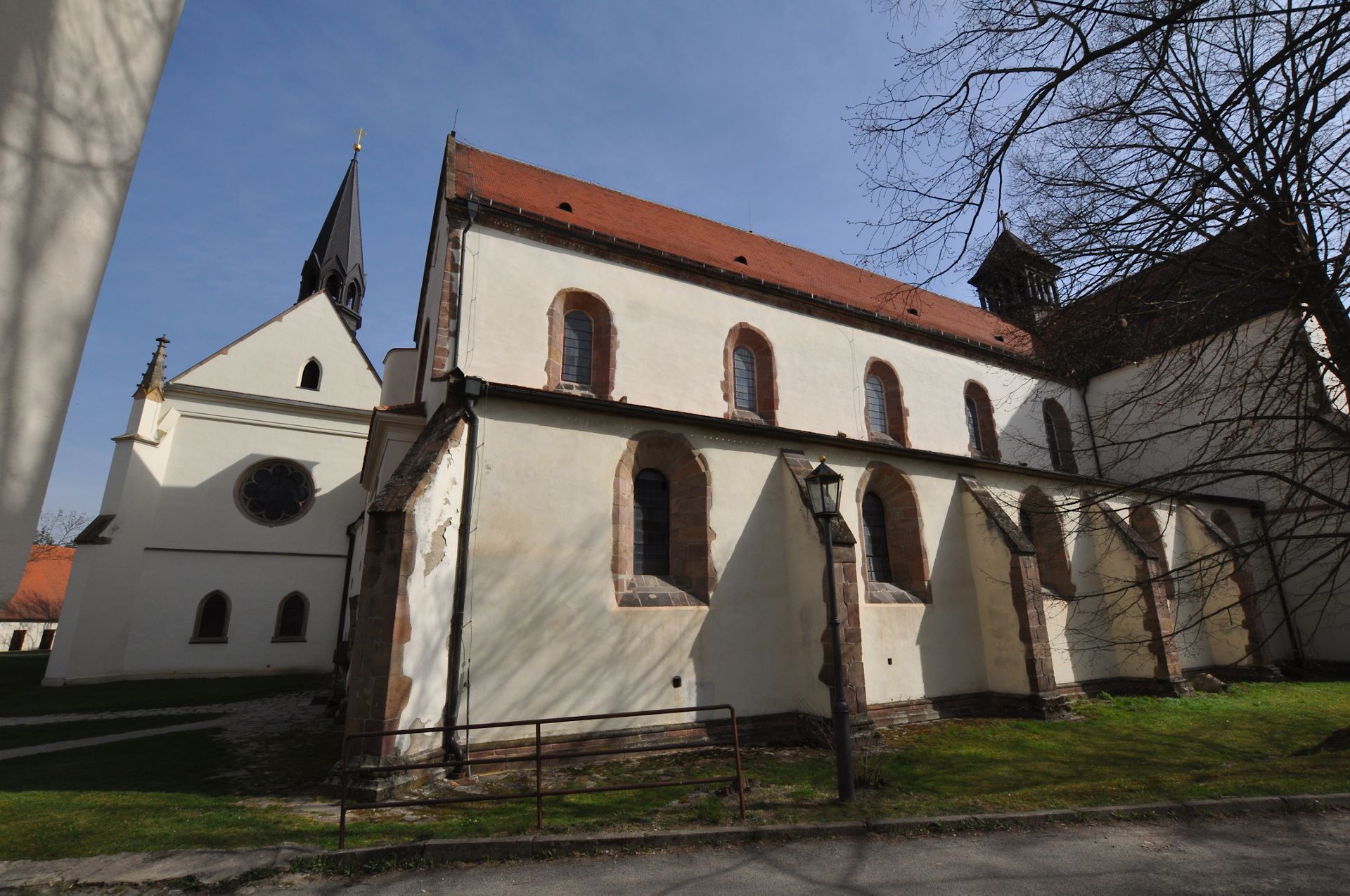 Die beiden Kirchen der Klosteranlage