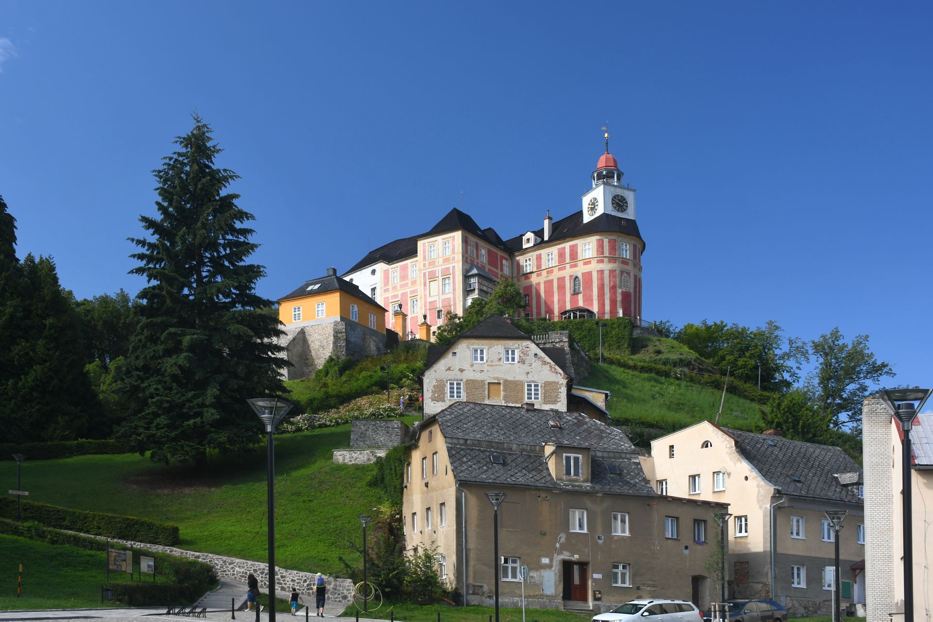 Javorník (Jauernig), Schloss Jánský Vrch (Schloss Johannesberg)