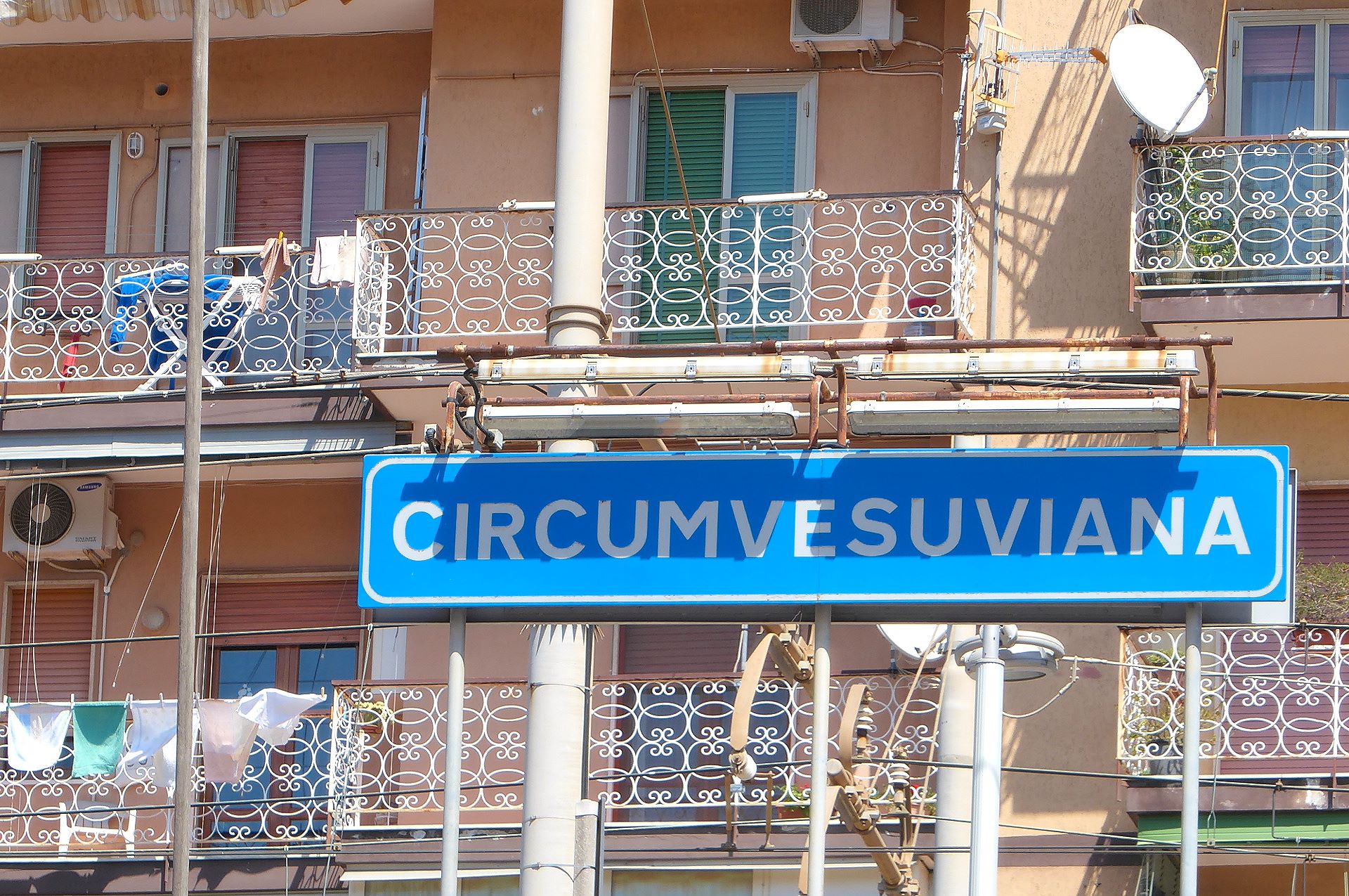 Mit der Bahn der Circumvesuviana nach Herculaneum